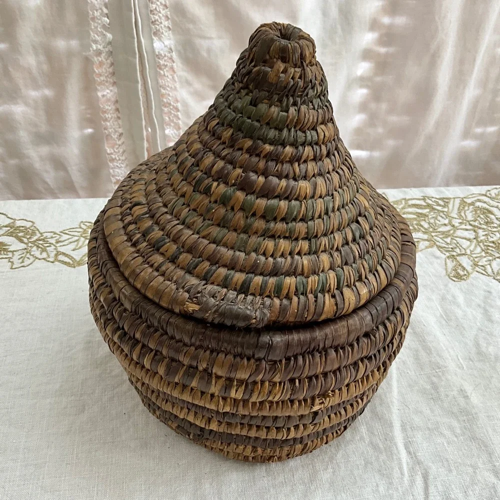 Vintage Handwoven Coiled Sweetgrass Basket Conical Lid 9